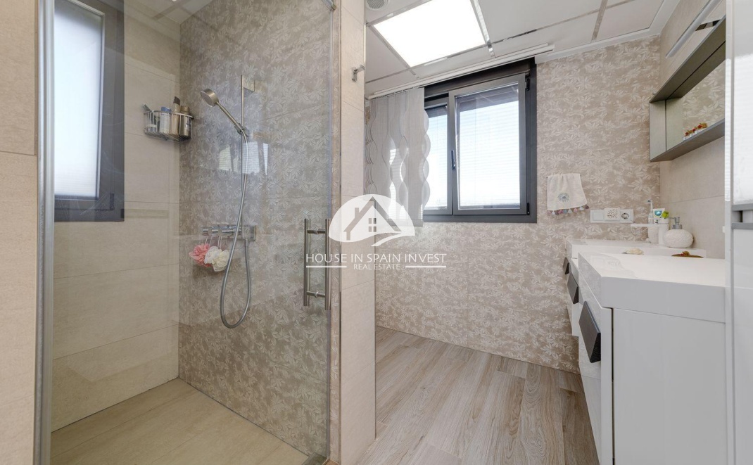 Resale - Villa - Torrevieja - Los Balcones  