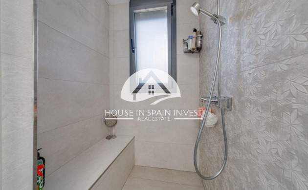 Resale - Villa - Torrevieja - Los Balcones  