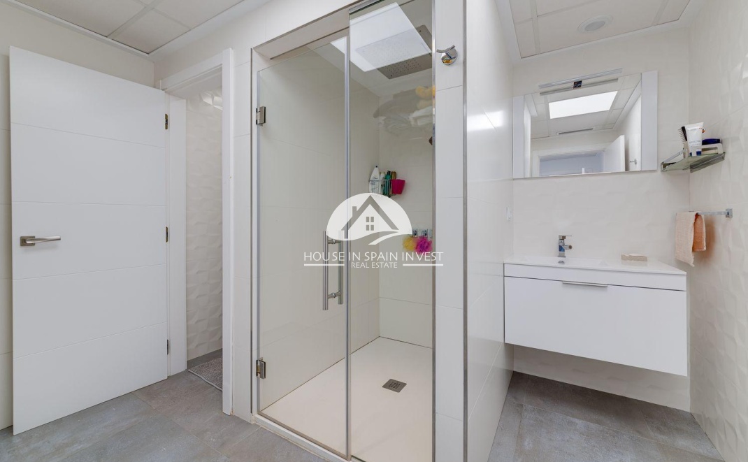 Resale - Villa - Torrevieja - Los Balcones  