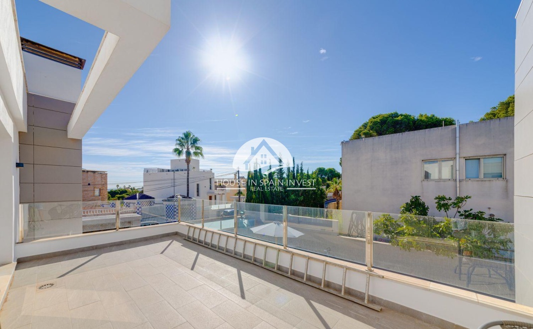 Resale - Villa - Torrevieja - Los Balcones  