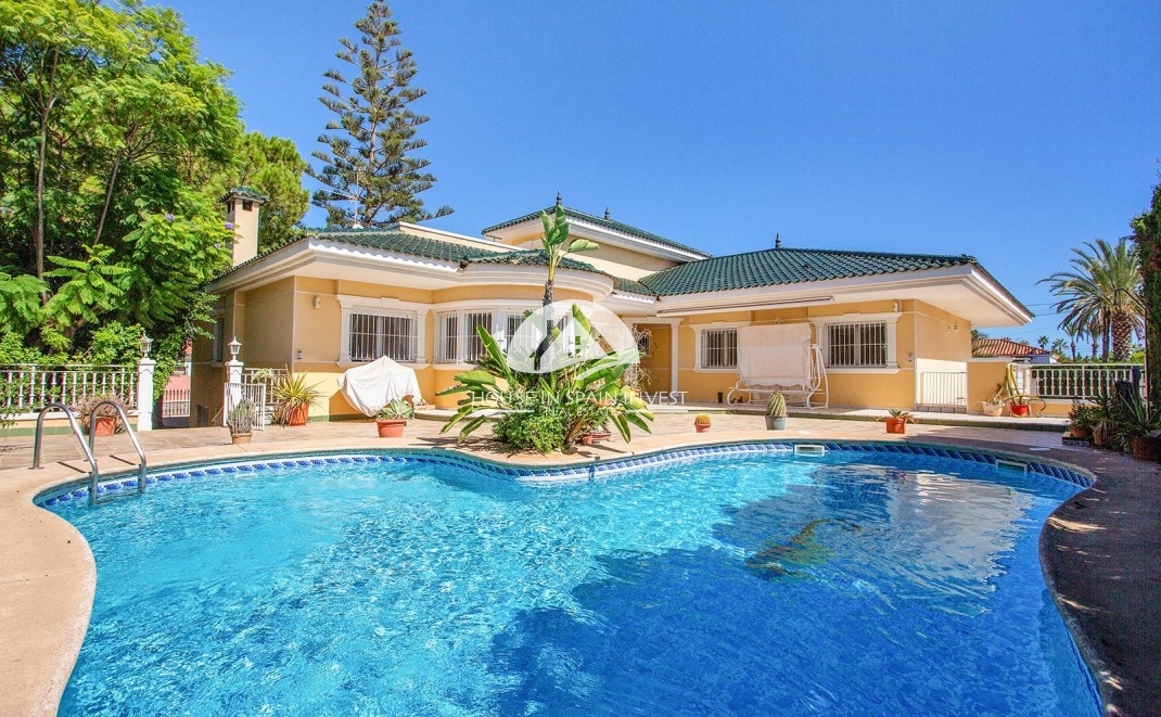 Resale - Villa - Torrevieja - Torreta - Salado