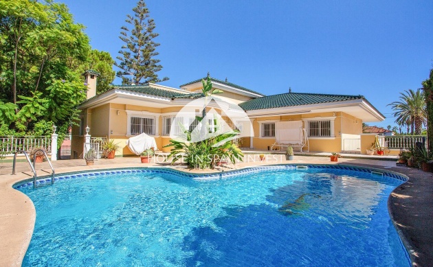 Resale - Villa - Torrevieja - Torreta - Salado