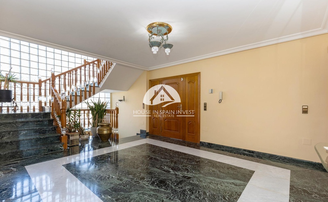 Resale - Villa - Torrevieja - Torreta - Salado