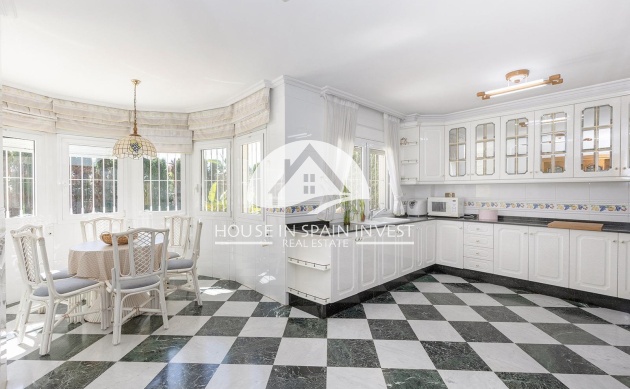 Resale - Villa - Torrevieja - Torreta - Salado