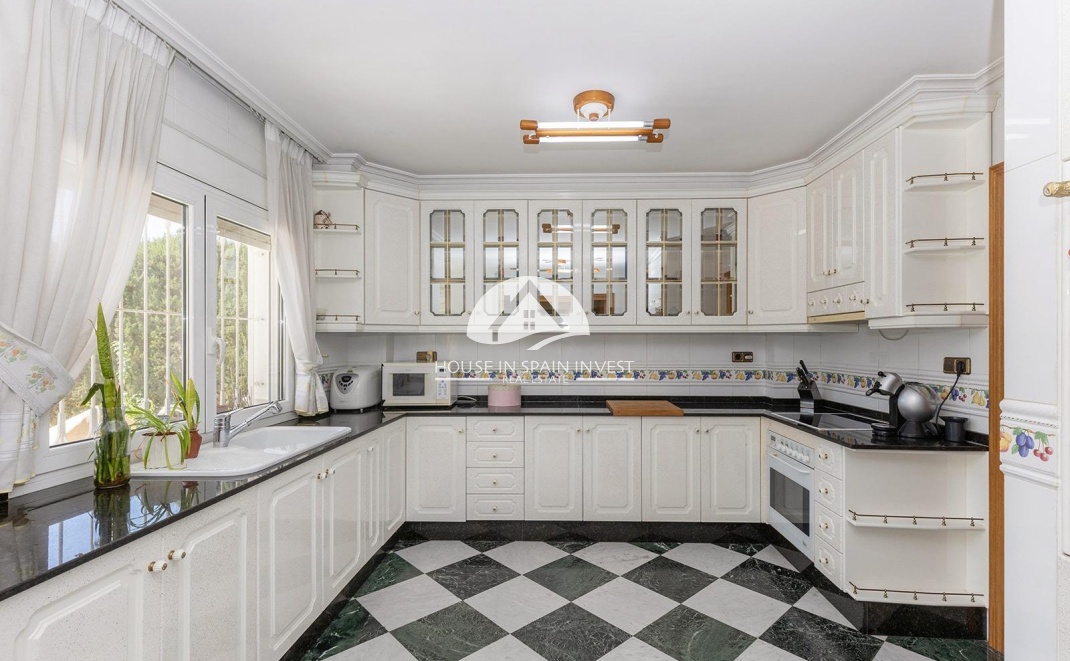 Resale - Villa - Torrevieja - Torreta - Salado