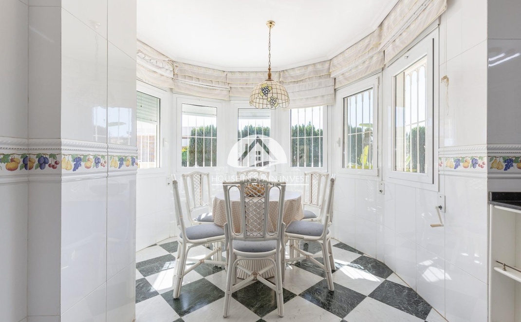 Resale - Villa - Torrevieja - Torreta - Salado