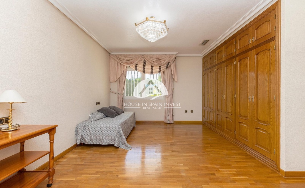 Resale - Villa - Torrevieja - Torreta - Salado