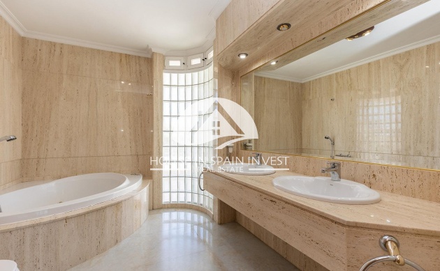 Resale - Villa - Torrevieja - Torreta - Salado