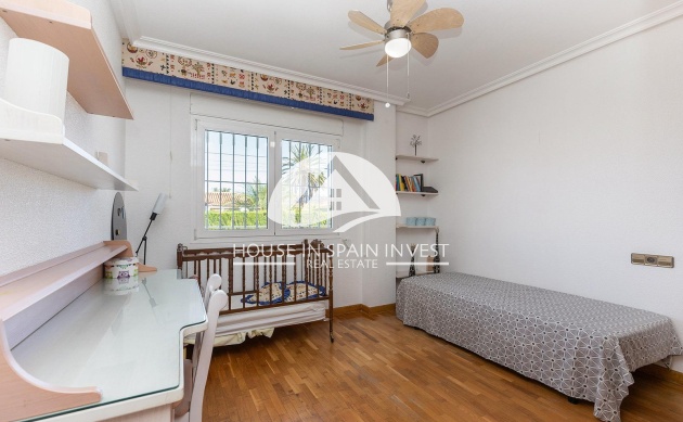 Resale - Villa - Torrevieja - Torreta - Salado