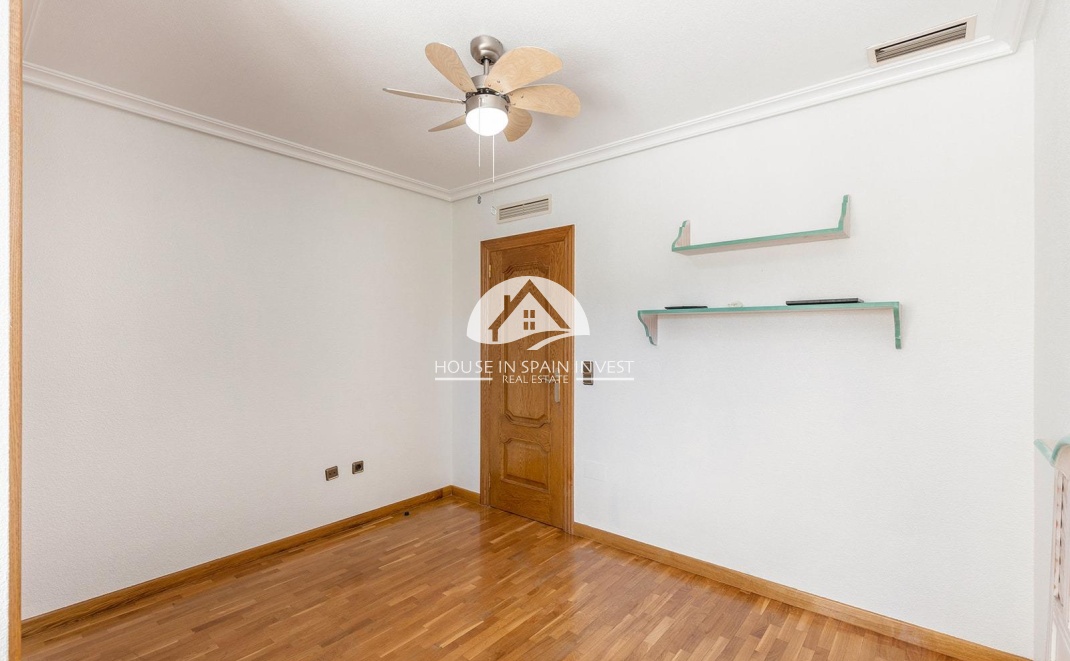 Resale - Villa - Torrevieja - Torreta - Salado