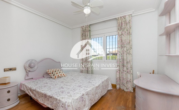 Resale - Villa - Torrevieja - Torreta - Salado