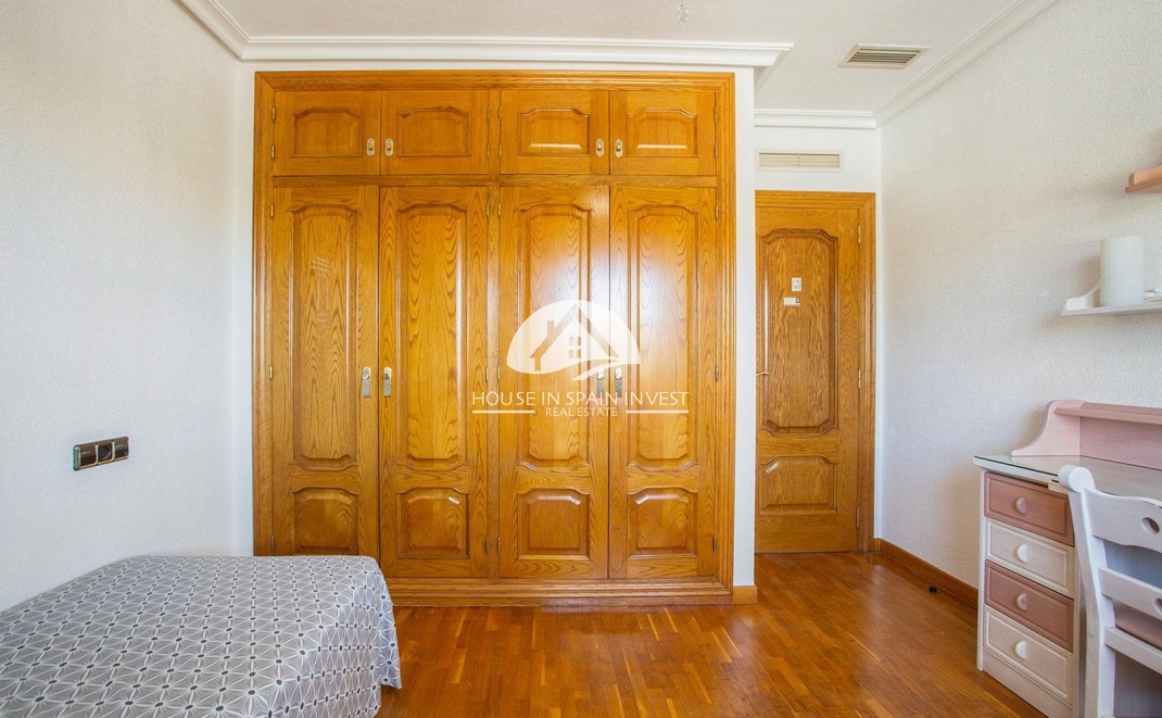 Resale - Villa - Torrevieja - Torreta - Salado