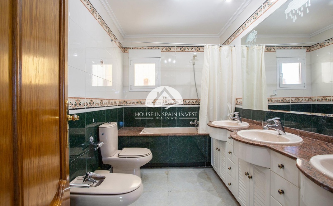 Resale - Villa - Torrevieja - Torreta - Salado