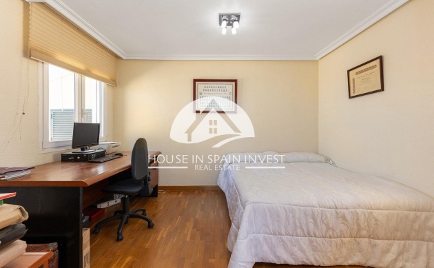 Resale - Villa - Torrevieja - Torreta - Salado