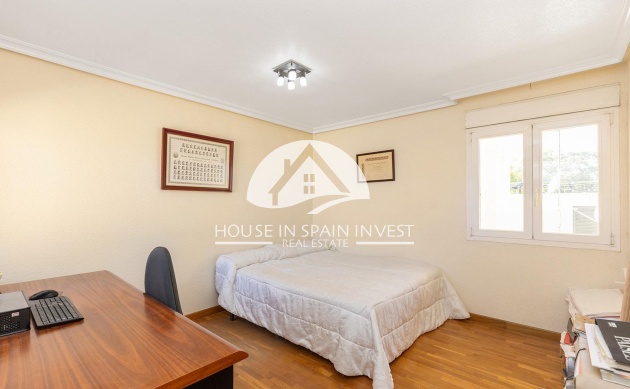 Resale - Villa - Torrevieja - Torreta - Salado