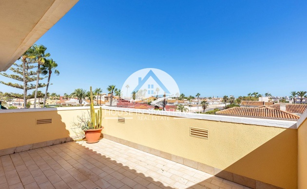 Resale - Villa - Torrevieja - Torreta - Salado