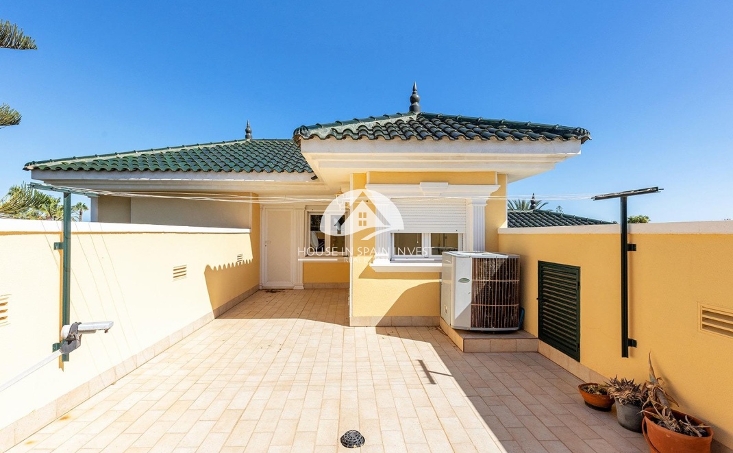 Resale - Villa - Torrevieja - Torreta - Salado