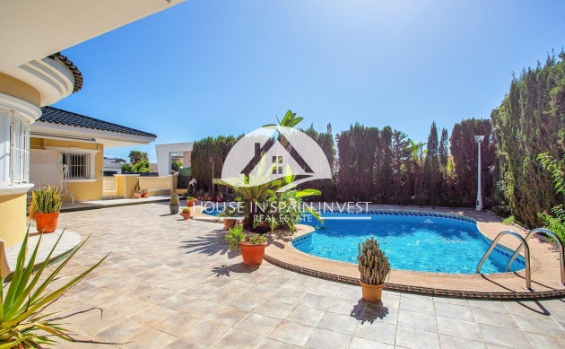 Resale - Villa - Torrevieja - Torreta - Salado