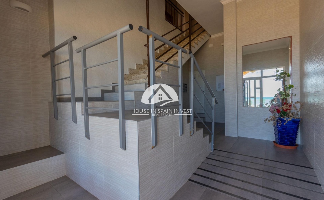 Resale - Apartment  - Torrevieja - La Mata