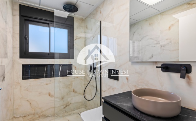 Obra nueva - Chalet - La Finca Golf