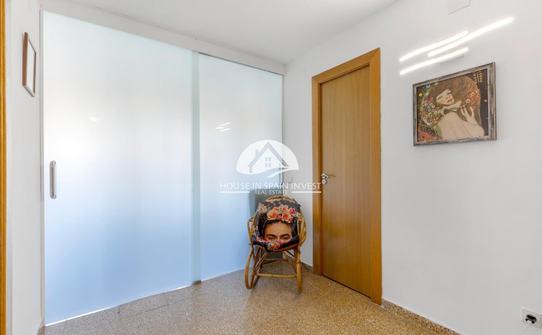 Resale - Apartment  - Torrevieja - Playa del Cura