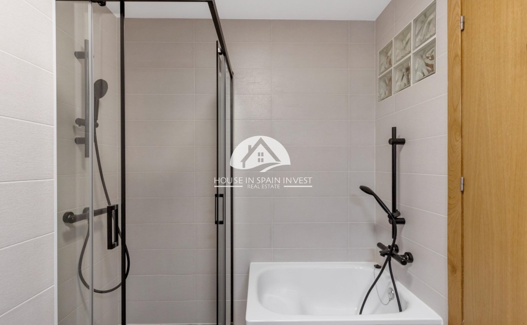 Resale - Apartment  - Torrevieja - Playa del Cura