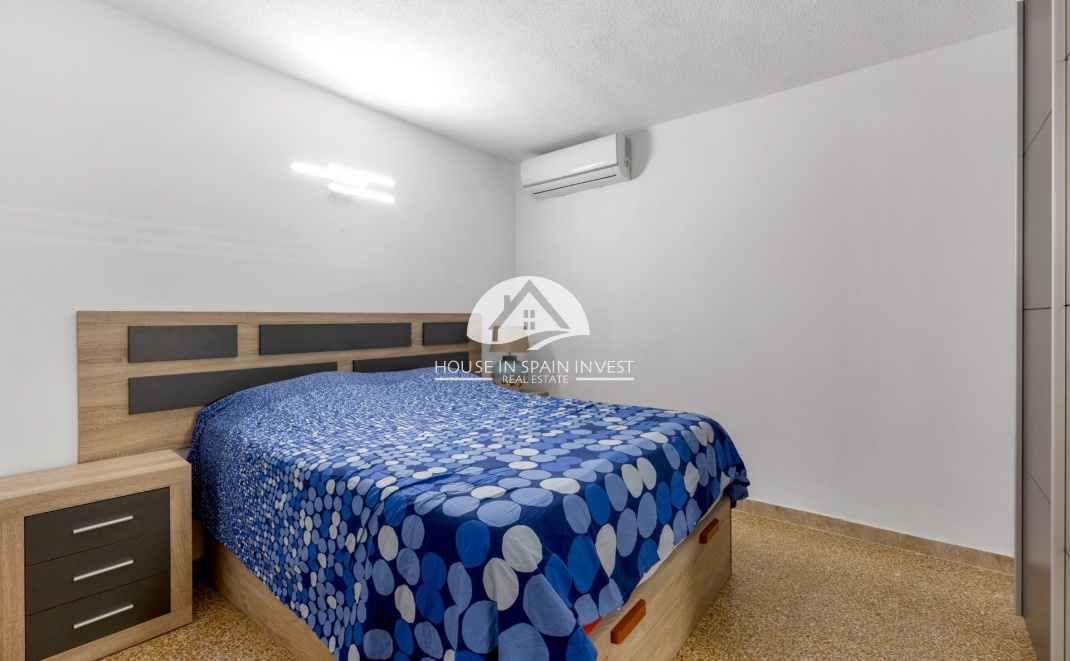 Resale - Apartment  - Torrevieja - Playa del Cura