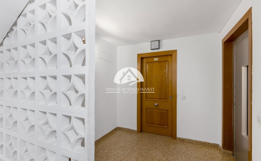 Resale - Apartment  - Torrevieja - Playa del Cura