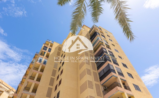 Resale - Apartment  - Torrevieja - Playa del Cura