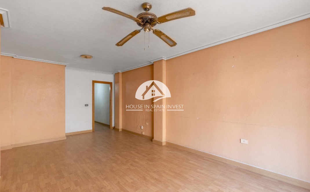 Resale - Apartment  - Torrevieja - Playa del Cura