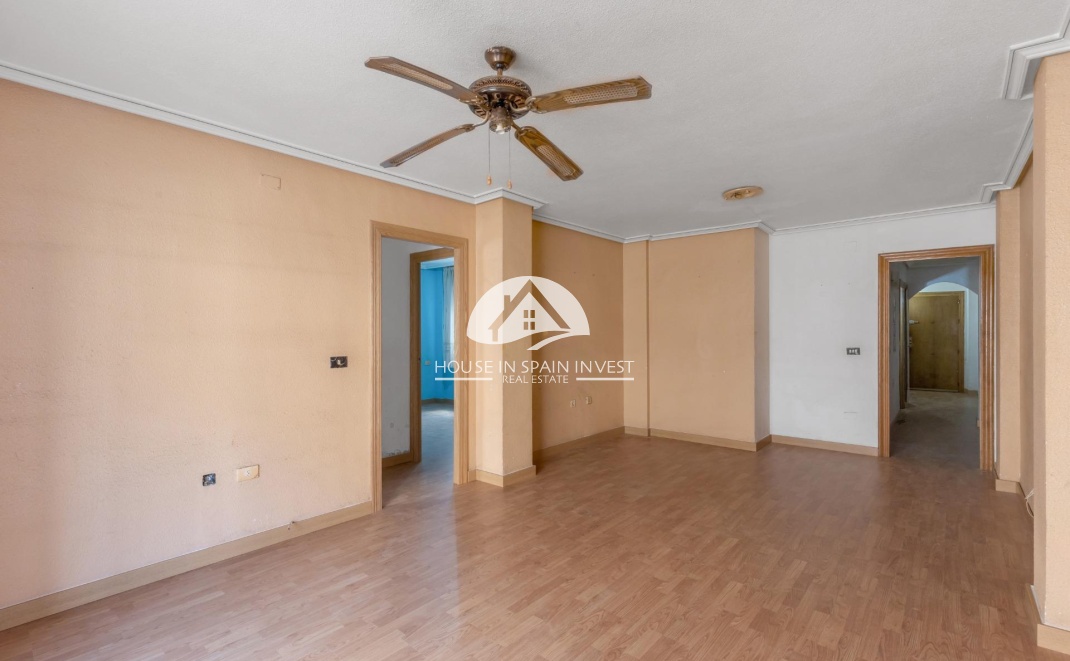Resale - Apartment  - Torrevieja - Playa del Cura