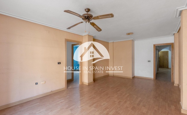 Resale - Apartment  - Torrevieja - Playa del Cura