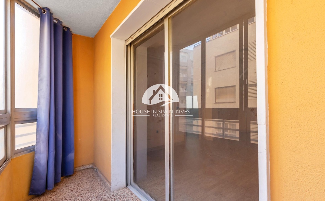 Resale - Apartment  - Torrevieja - Playa del Cura