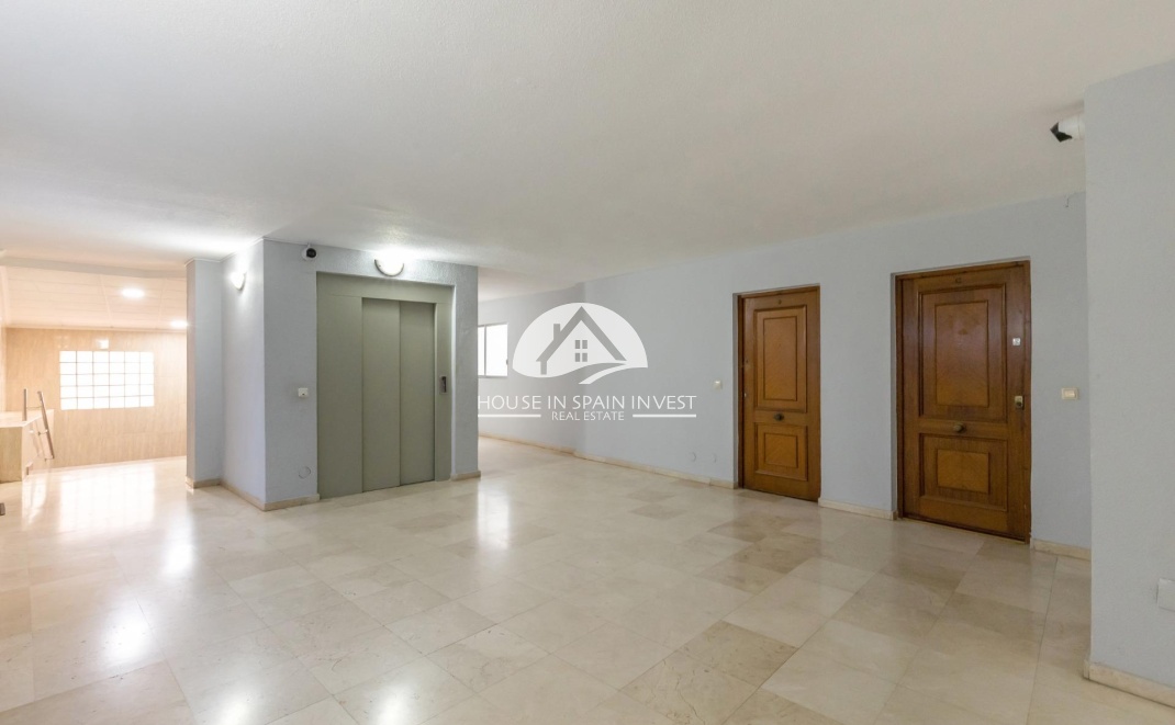 Resale - Apartment  - Torrevieja - Playa del Cura