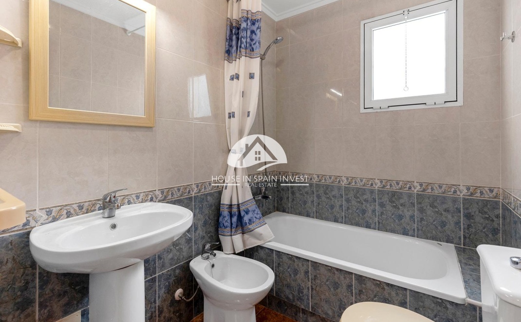 Resale - Apartment  - Torrevieja - Playa del Cura