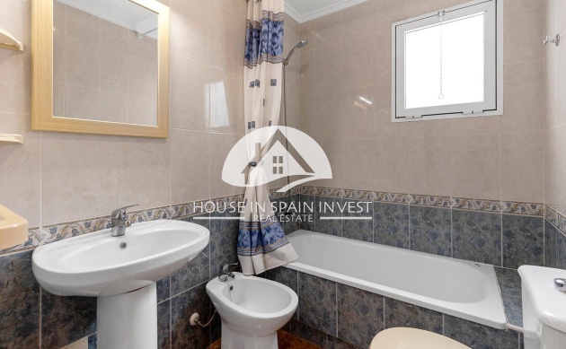 Resale - Apartment  - Torrevieja - Playa del Cura