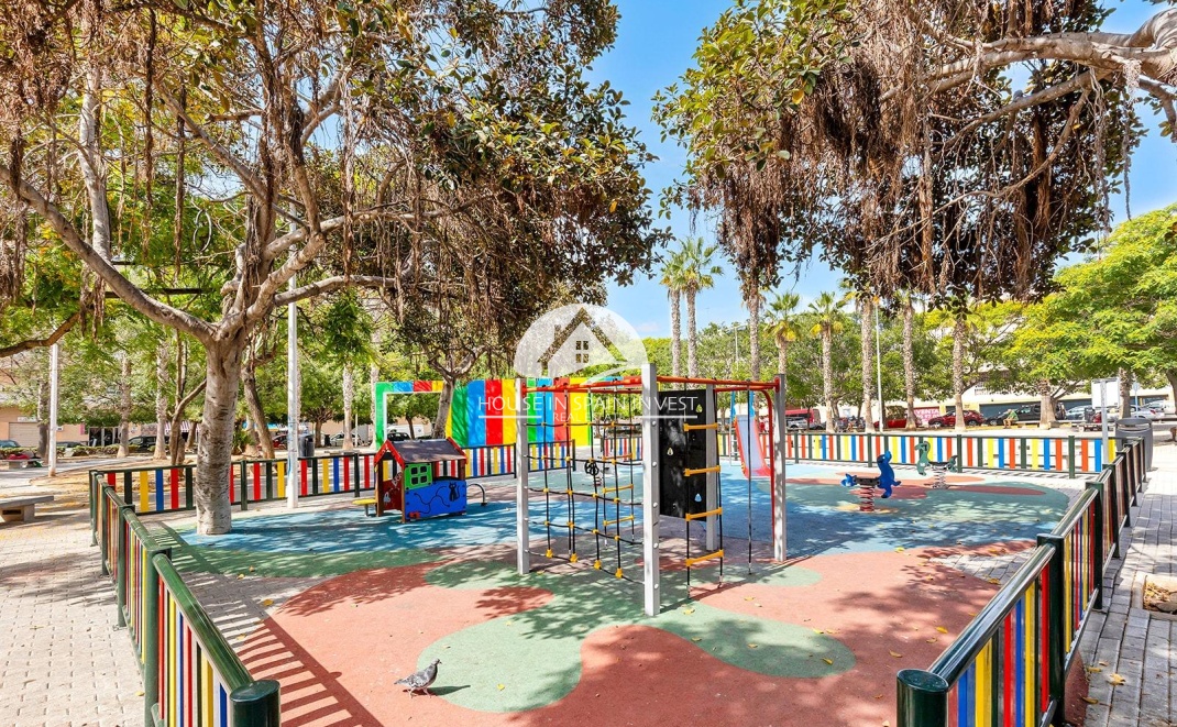 Resale - Apartment  - Torrevieja - Playa del Cura