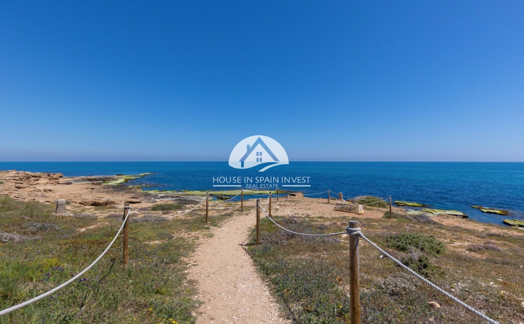 Resale - Apartment  - Torrevieja - Cabo Cervera