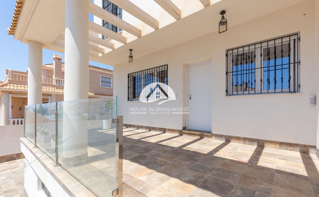 Reventa - Chalet - Torrevieja - Aguas Nuevas - Sector 25