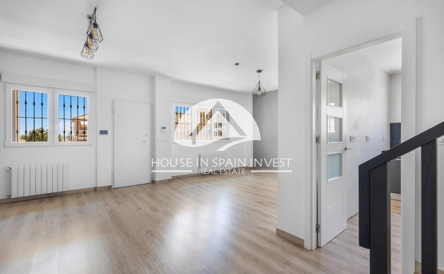 Reventa - Chalet - Torrevieja - Aguas Nuevas - Sector 25