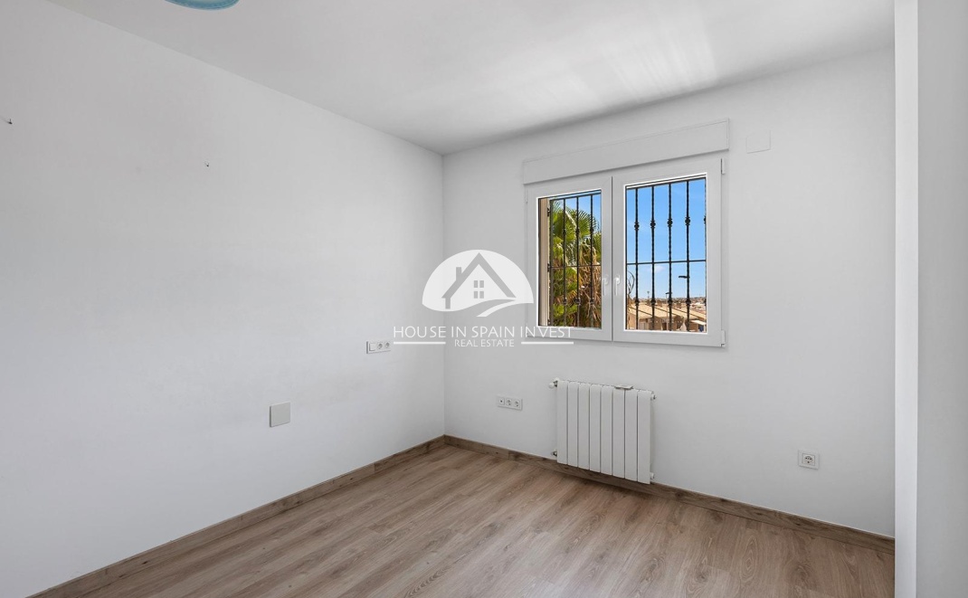 Reventa - Chalet - Torrevieja - Aguas Nuevas - Sector 25