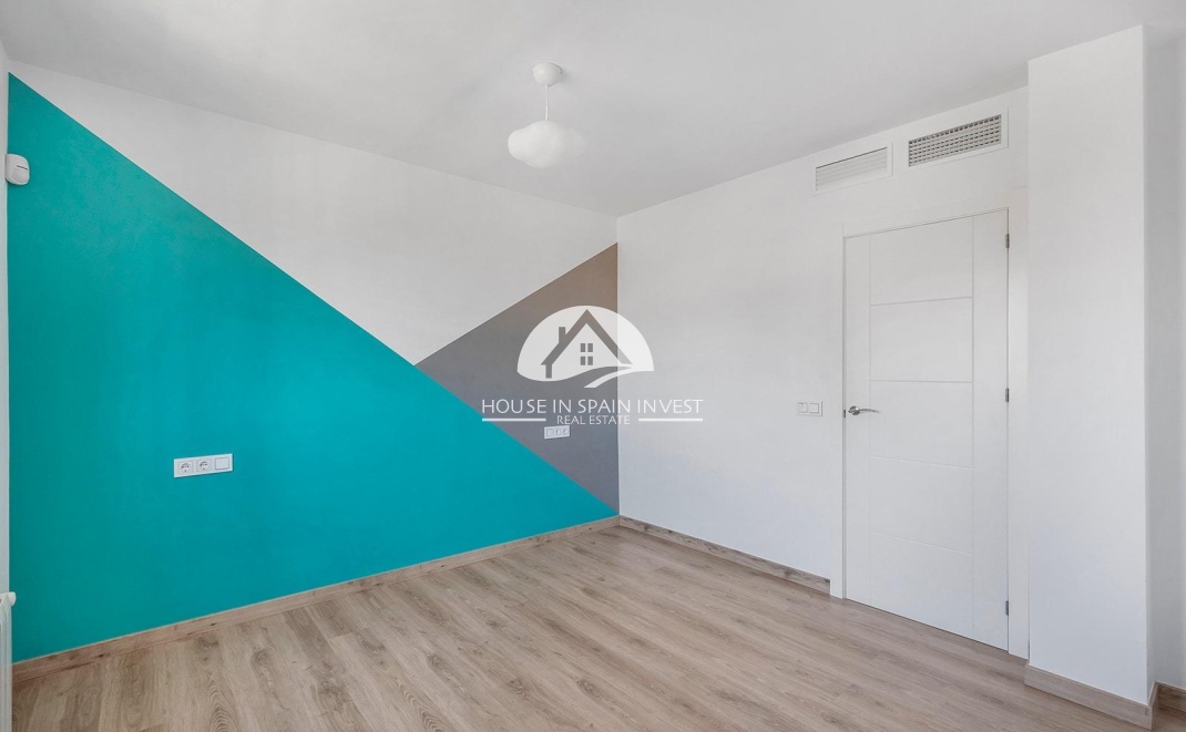 Reventa - Chalet - Torrevieja - Aguas Nuevas - Sector 25