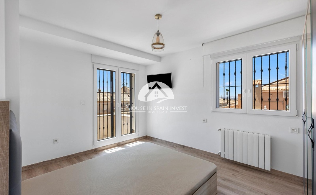 Reventa - Chalet - Torrevieja - Aguas Nuevas - Sector 25