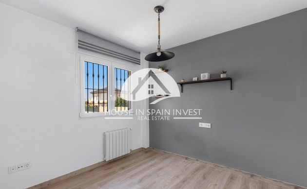 Reventa - Chalet - Torrevieja - Aguas Nuevas - Sector 25