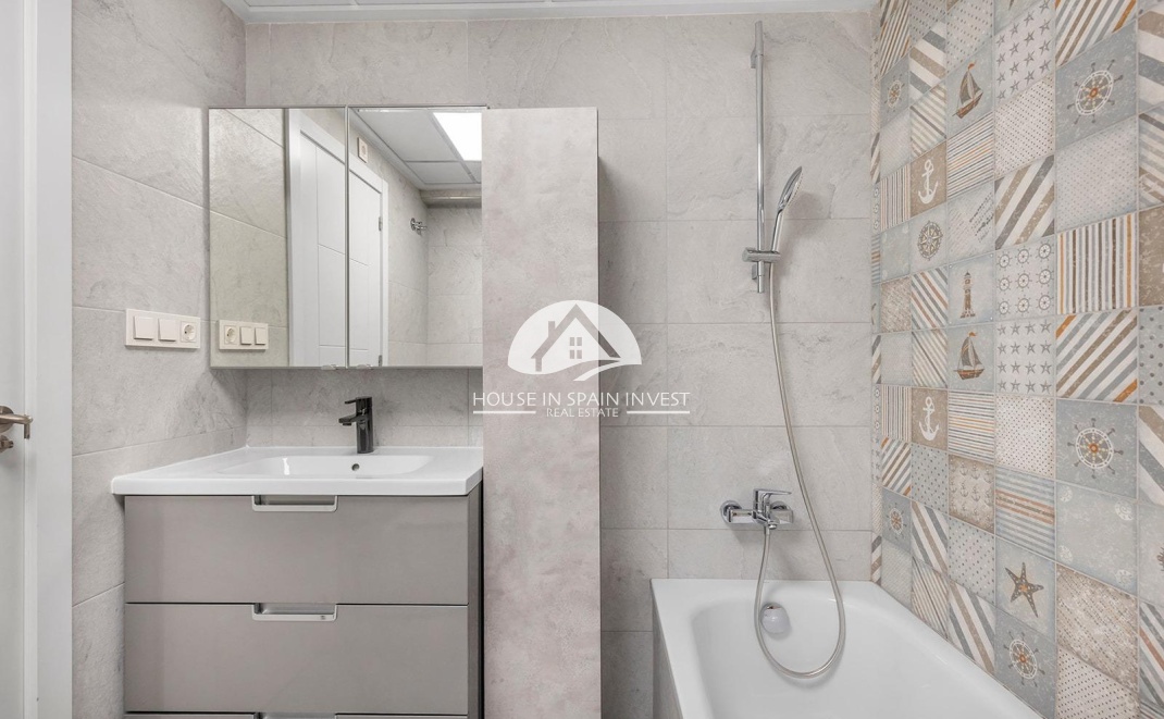 Reventa - Chalet - Torrevieja - Aguas Nuevas - Sector 25