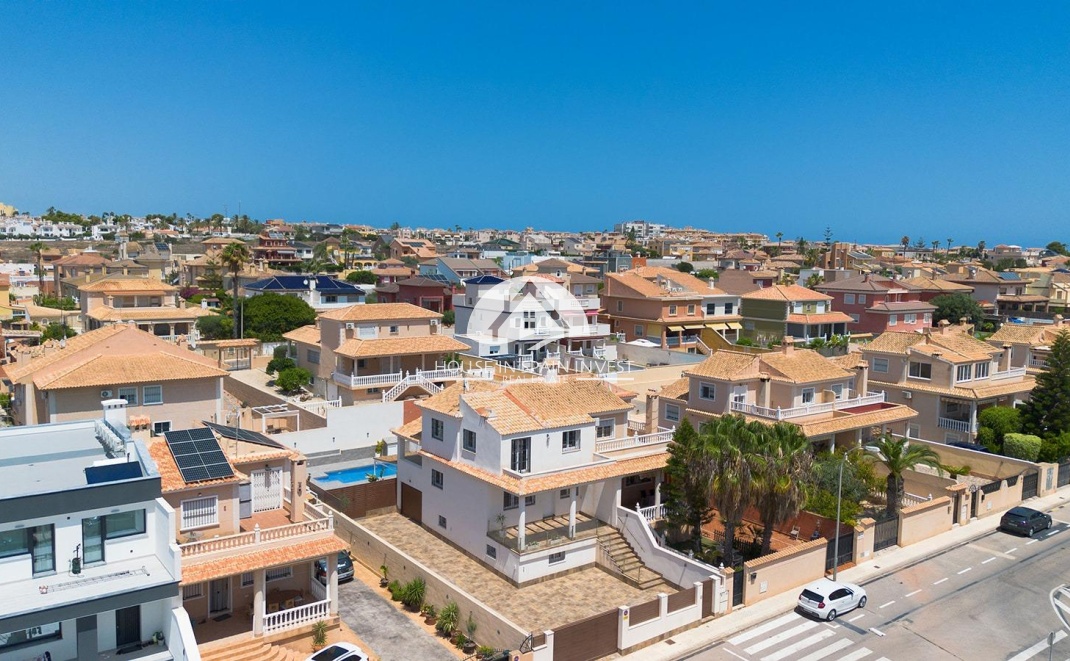 Reventa - Chalet - Torrevieja - Aguas Nuevas - Sector 25