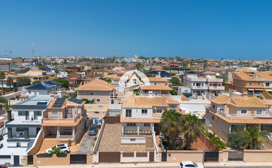 Reventa - Chalet - Torrevieja - Aguas Nuevas - Sector 25