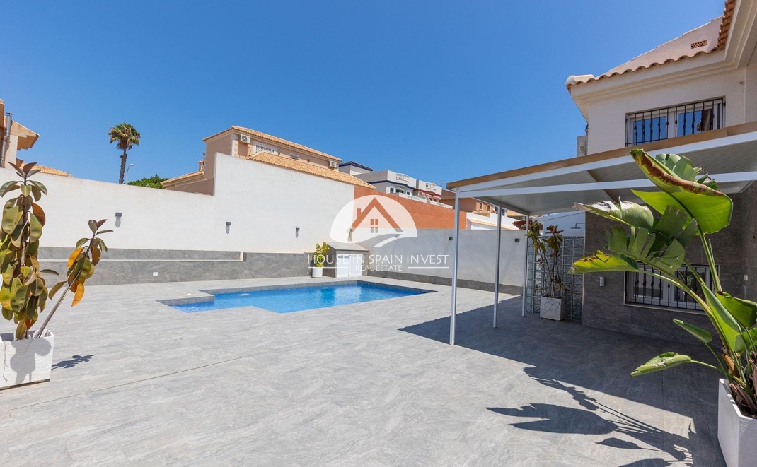 Reventa - Chalet - Torrevieja - Aguas Nuevas - Sector 25