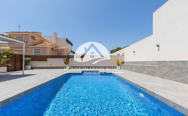 Reventa - Chalet - Torrevieja - Aguas Nuevas - Sector 25