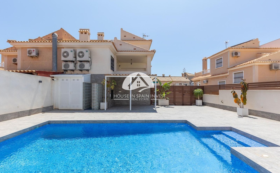 Reventa - Chalet - Torrevieja - Aguas Nuevas - Sector 25